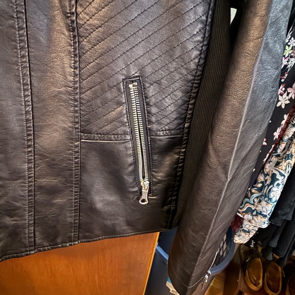 Maurices Plus Size Black Faux Leather Biker Jacket, 1X - Picture 7 of 9